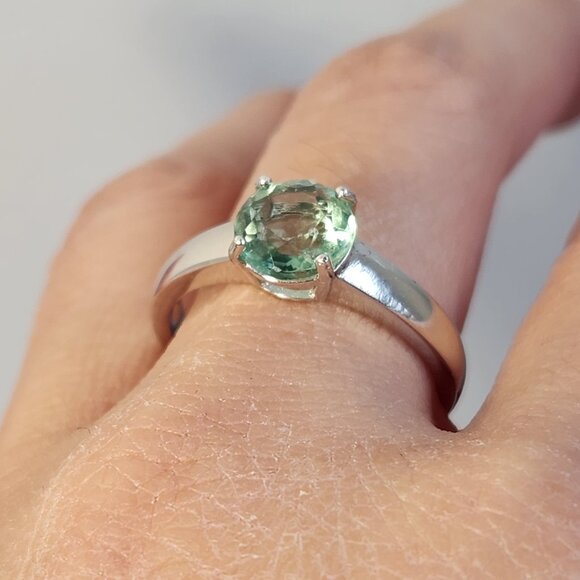 Trending 925 1.93cts NATURAL Green Fluorite Solitaire Ring Size 10 - Picture 12 of 12